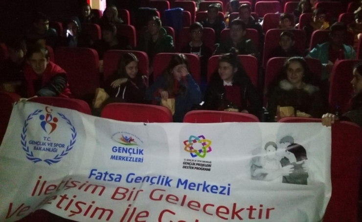 200 Öğrenci Beyaz Perde İle Buluştu