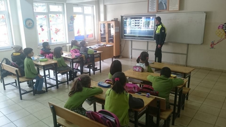 İlkokul Öğrencilerine Trafik Eğitimi