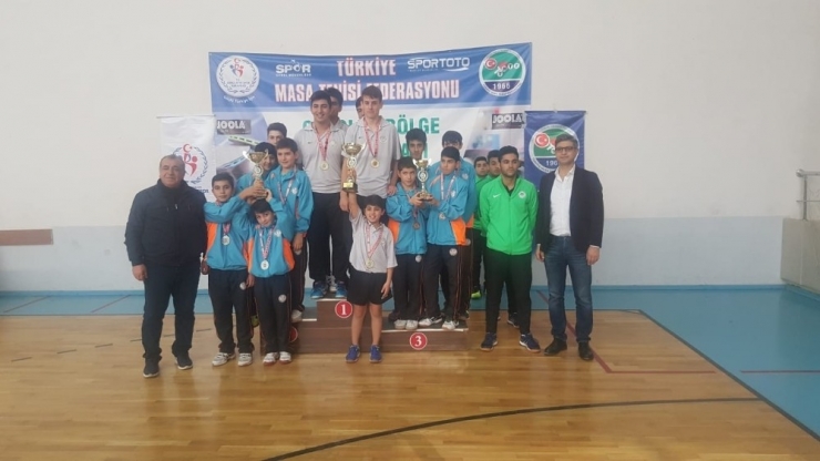 Kocasinan’ın Masa Tenisi Takımları Turnuvaya Damga Vurdu