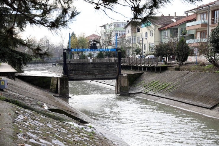 Yağışlar Etkisini Gösterdi Çark Deresinin Kapakları Açıldı