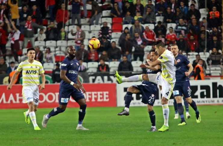 Spor Toto Süper Lig: Antalyaspor: 0 - Fenerbahçe: 0 (Maç Devam Ediyor)