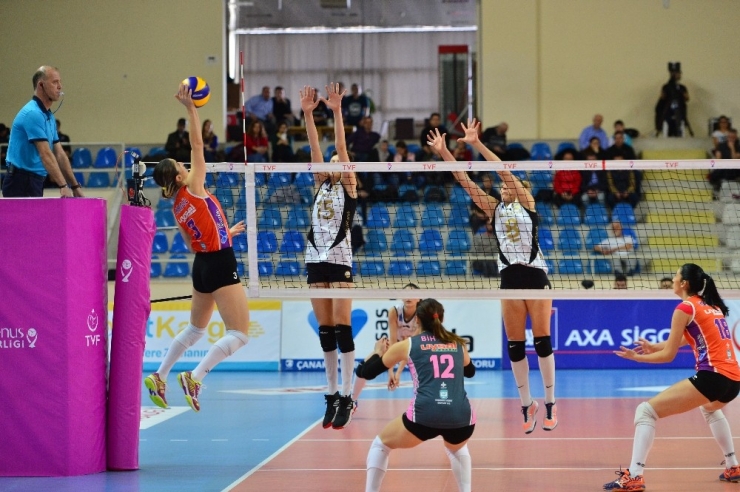 Vestel Venus Sultanlar Ligi: Çanakkale Belediyespor: 0 - Vakıfbank: 3