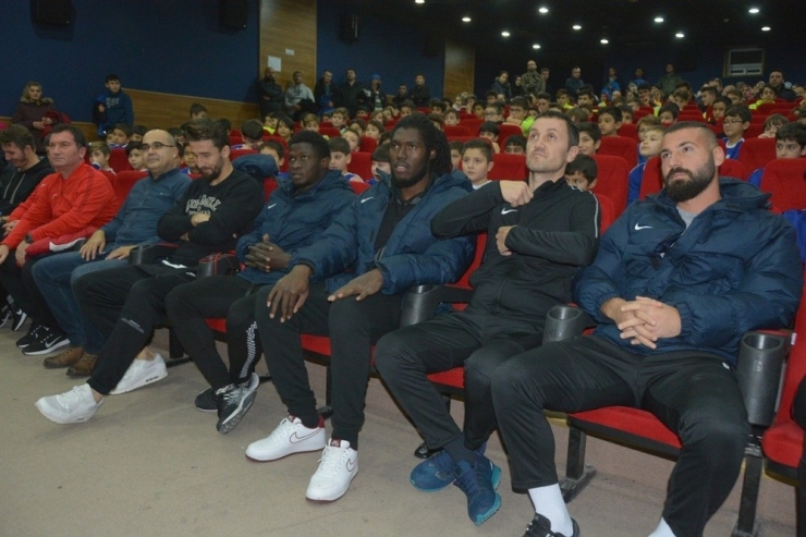 Aliağaspor Fk’nın Yıldızları Altyapı Oyuncularıyla Söyleşide Buluştu