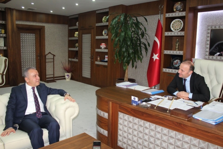 Başkan Böcek Kaymakam Köten Ve Rektör Ünal’la Görüştü