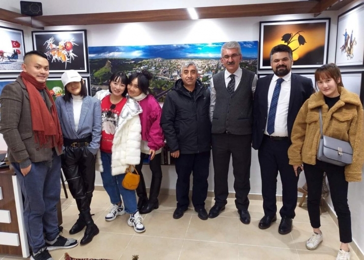 Çinli Sosyal Medya Bloggerler Beşli’nin Fotoğraf Galerisini Gezdi