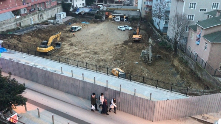 Gebze’de 7 Katlı Otoparkın İlk Kazması Vuruldu