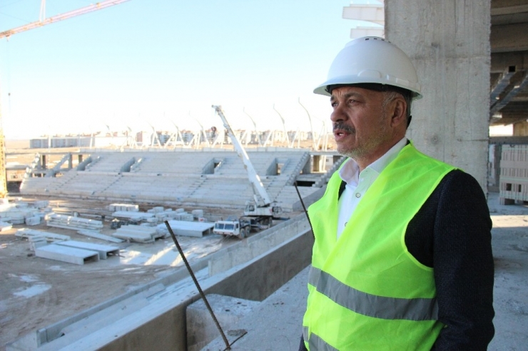 Uefa Standartlarındaki Stadyumun Yüzde 50’si Tamamlandı