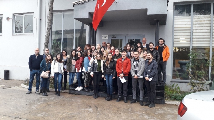 Konfor Mobilya 20 Yıllık Tecrübesini Üniversite Öğrencileriyle Paylaştı