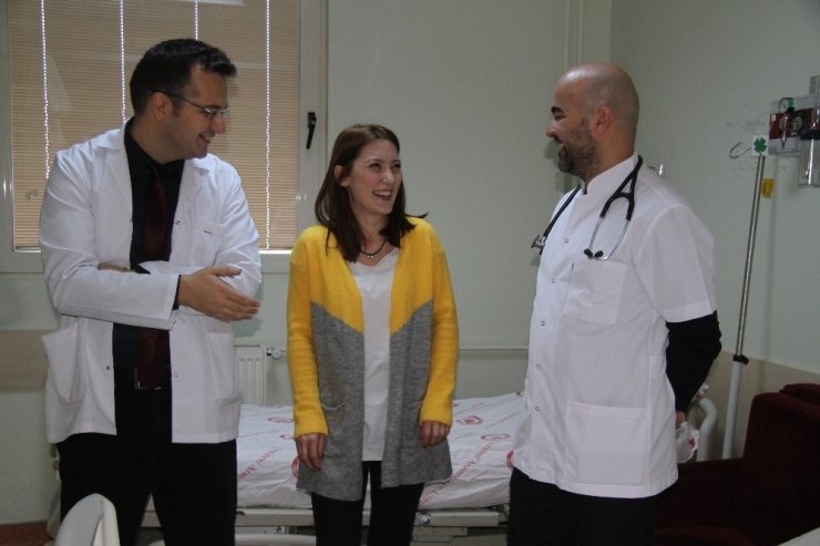 Ritim Bozukluğu Hastası Genç Kız 1 Günde Sağlığına Kavuştu