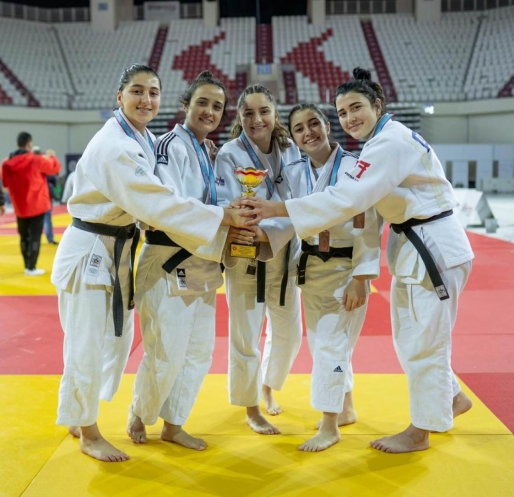 1922 Salihli Gençlik Spor Kulübü Süper Lig’de