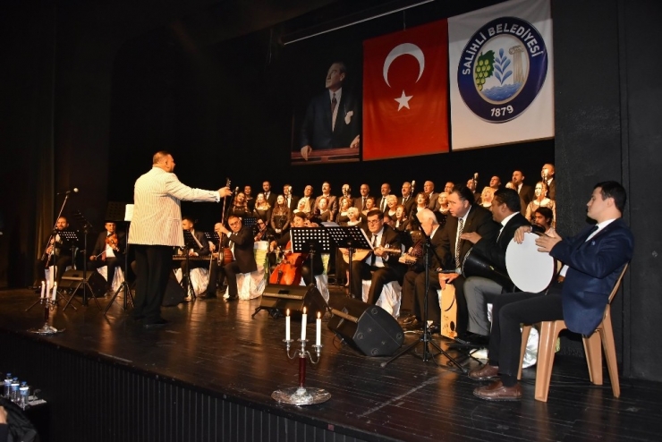 Salihli’de Kış Konseri Büyüledi