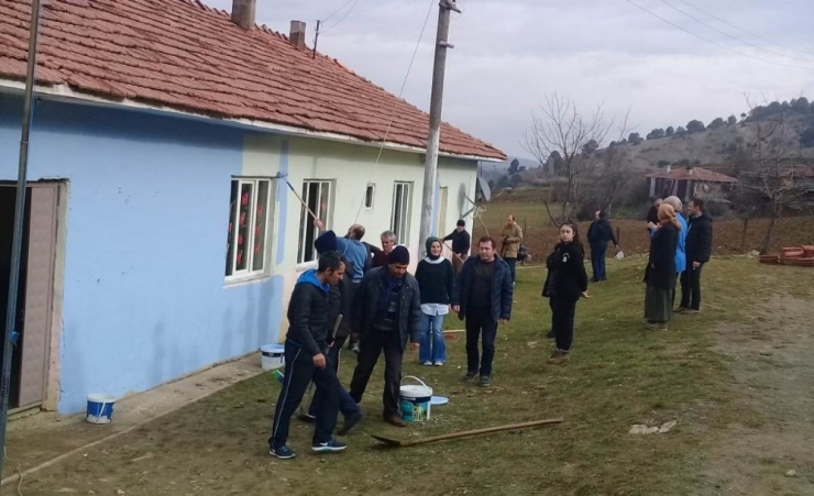 Ptt Çalışanları Okul Onardı