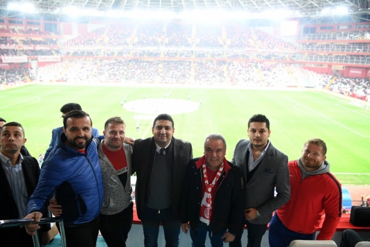 Başkan Böcek’ten Antalyaspor’a Destek