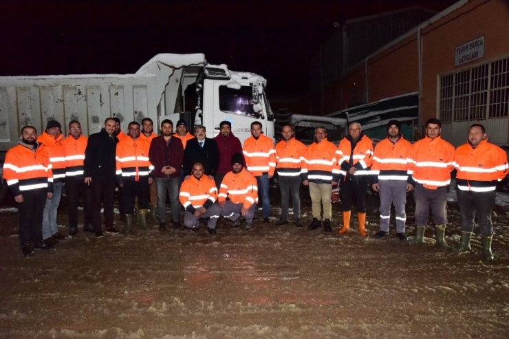 Başkan Can, Karla Mücadele Ekipleriyle Bir Araya Geldi