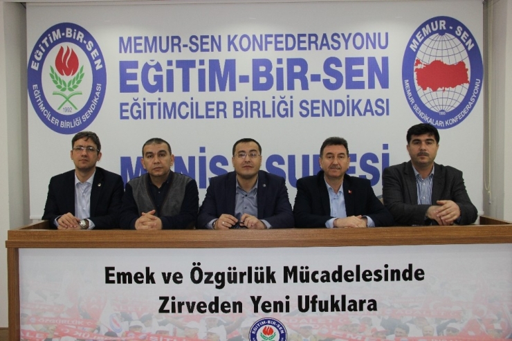 Kadınlar Öğretmen, Erkekler İdareci