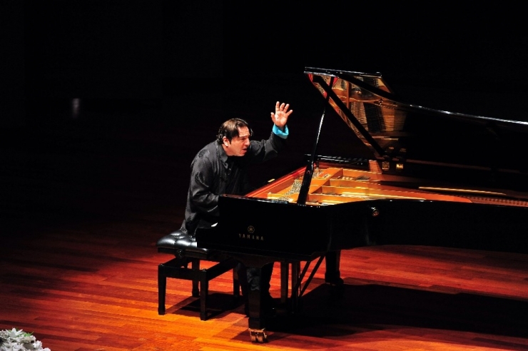 Fazıl Say ‘İzmir Süiti’ İkü’de