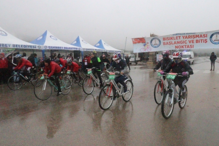 Gaziantep’te Bisiklet Yarışmasına Yoğun Katılım
