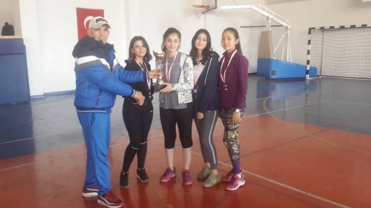 Okullar Arası Gençler Tenis İl Birinciliği Sona Erdi