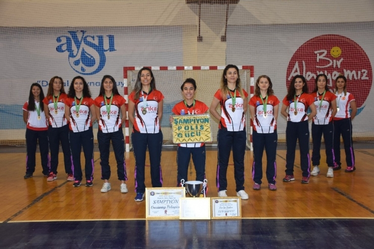 Anka’dan Hokeyin Sultanlarına Tebrik