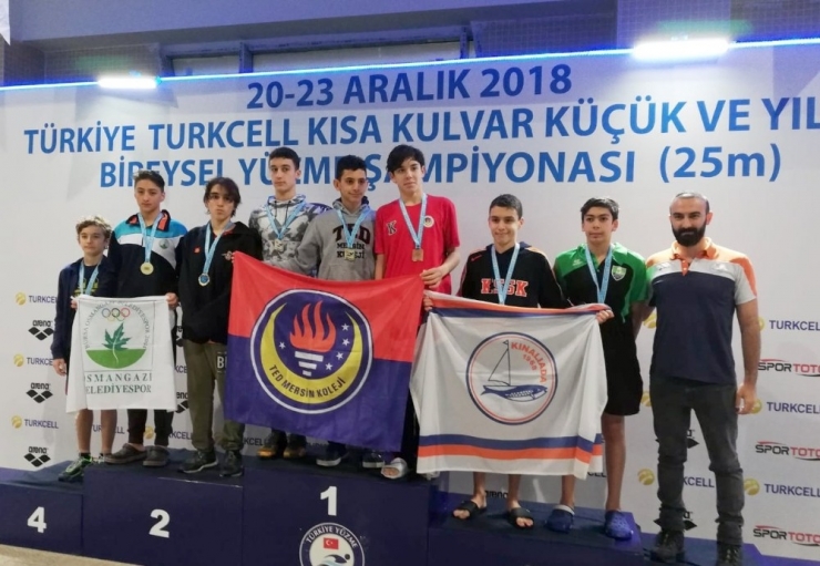 Yüzmede 12 Madalya Osmangazi’nin