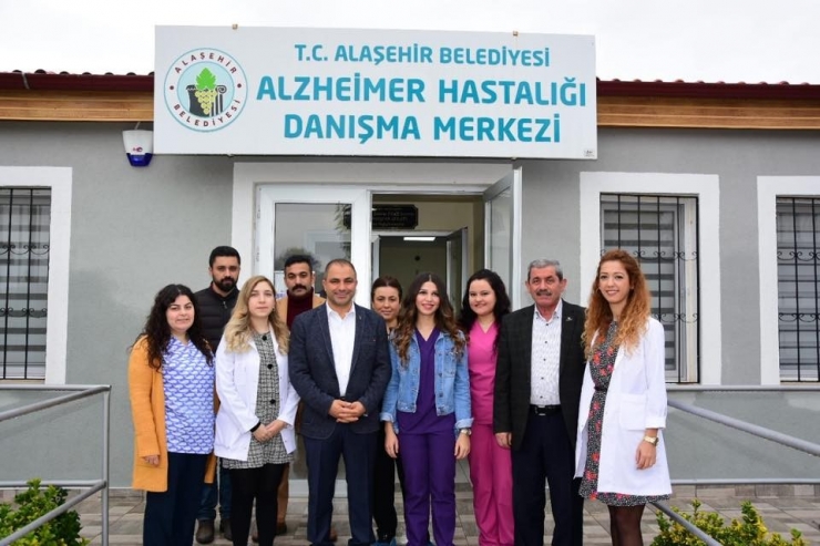 Alaşehir’de Alzheimer Hastalarına Büyük Hizmet