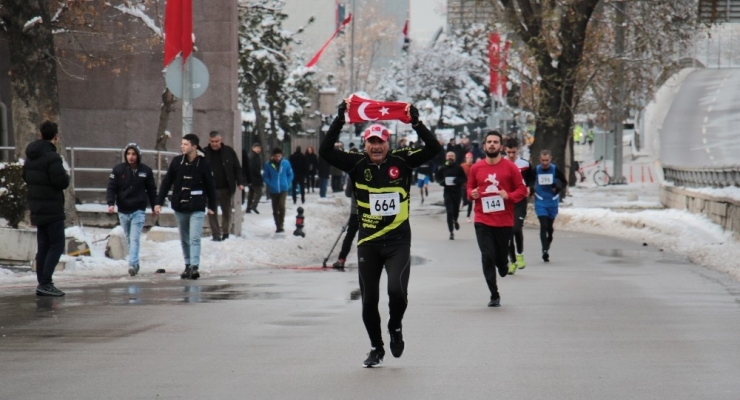 83’üncü Büyük Atatürk Koşusunda Üzücü Bir Olay Yaşandı