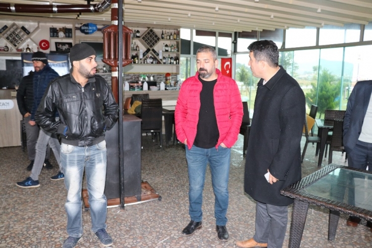 Antalya’da Denizde Başlayan Hortum Bir Büfeyi Harabeye Çevirdi