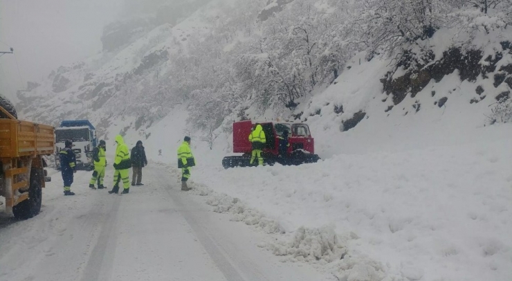 Tunceli’de Kapalı 222 Köy Yolu Açılmaya Çalışılıyor