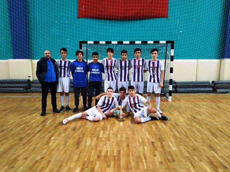 Hisarcık 15 Temmuz Şehitleri Anadolu Lisesi Futsalda İl İkincisi Oldu