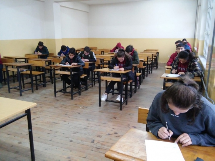 Bakan Selçuk’un Çağrısına Uydular, Gözetmensiz Sınav Yaptılar