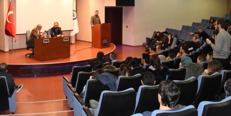 Esogü’de ’Bütünleşmeden Kopuşa Avrupa Birliği’ Paneli