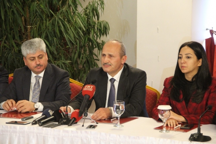 Ulaştırma Ve Altyapı Bakanı Mehmet Cahit Turhan: