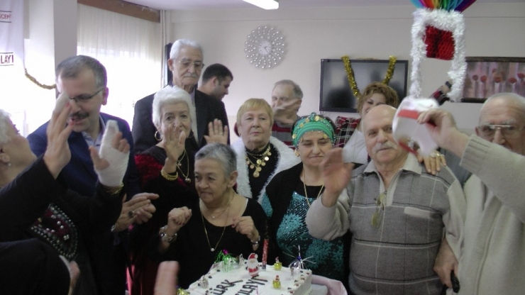 Huzurevi Sakinleri 2019 Yılına Erken Girdi