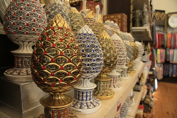 Antalya’da Hediyelik Sektörüne Yılbaşı Dopingi