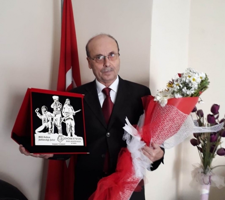 Eskişehirli Sanatçı "Dörtyol İlk Kurşun Destanı" Şiiri İle İkincilik Ödülü Aldı