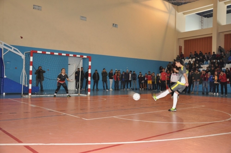 Kars’ta Futsal Turnuvası Sona Erdi