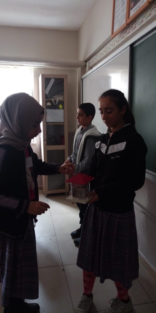 Öğrenciler Harçlıklarını Yemen’e Bağışladı