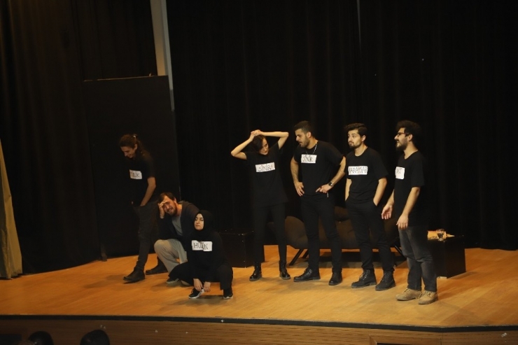 Oyuncaklar Oyun Bileti Oldu