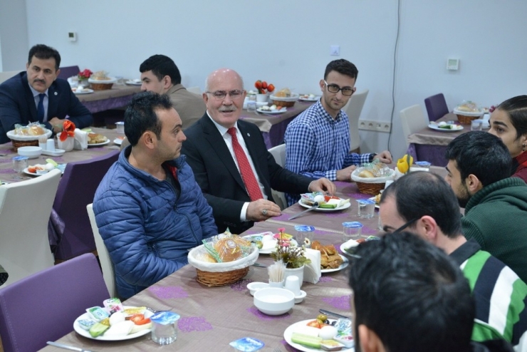 Rektör Savaş: "Şehirler Ve Okullar Engelliler İçin Yeniden Düzenlenmeli"