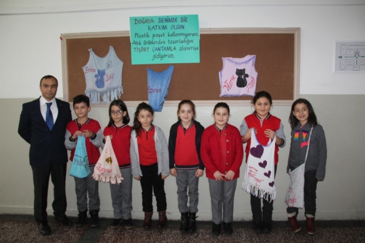 Öğrencilerden Poşet Yasağına Farklı Çözüm