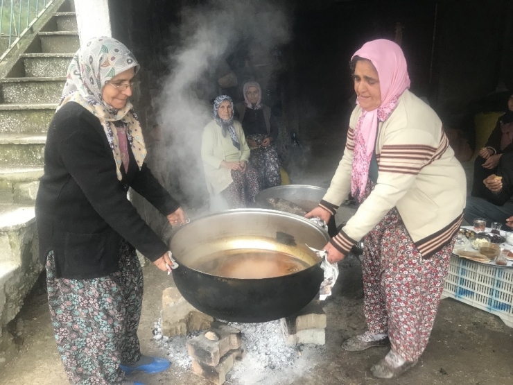 Keçiboynuzu Pekmezi Kadınların Geçim Kaynağı Oldu