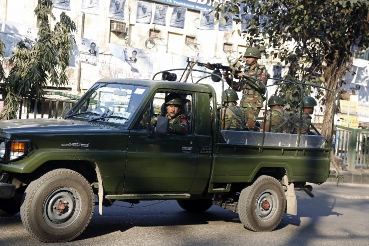 Bangladeş’te Tartışmalı Seçimi Bangladeş Avami Birliği Kazandı