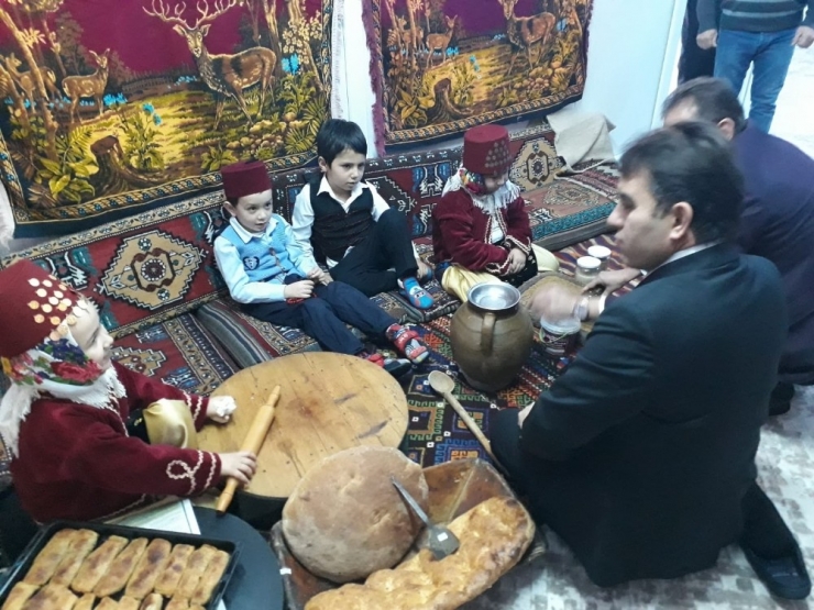 Şuhutlu Minik Öğrenciler Yörenin Lezzetlerini Tanıttı