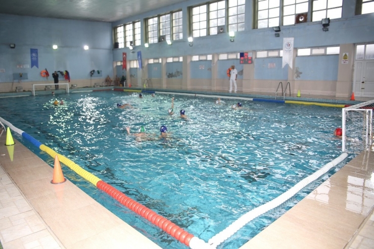 Goller 97. Kurtuluş Günü Anısına Atıldı