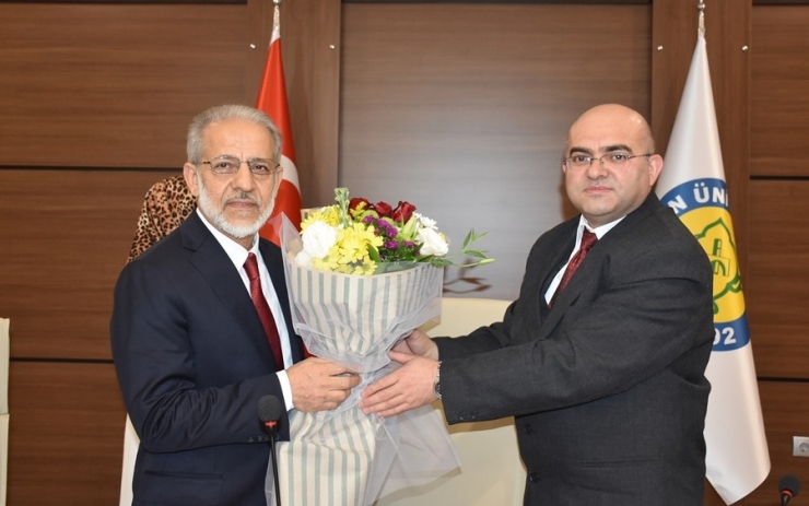 Harran Üniversitesinde Rektör Çelik Görevi Devraldı
