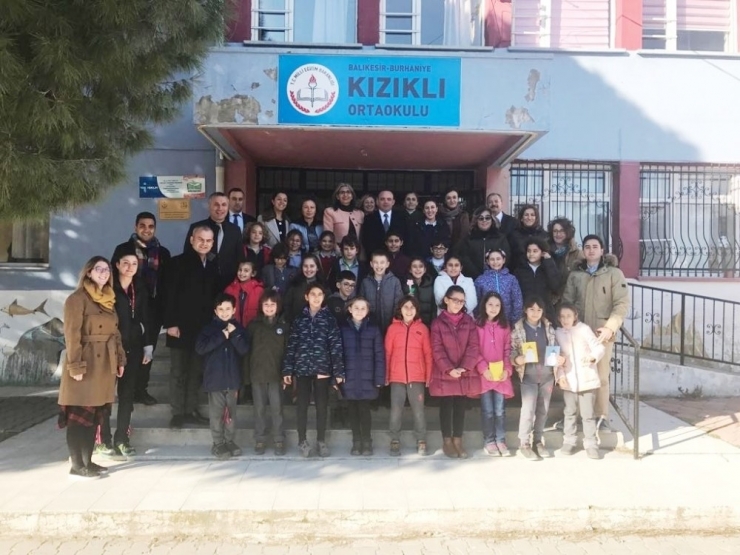 Kaymakam Öner, “Her Öğrenci En Az Bir Spor Dalıyla İlgilenmeli”