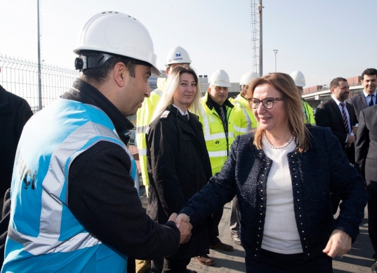 Ticaret Bakanı Pekcan, Ambarlı Gümrük Müdürlüğü’nü Ziyaret Etti