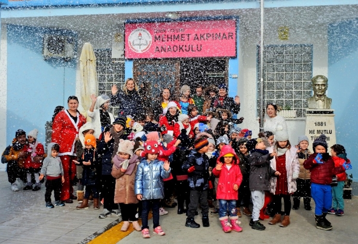 Çeşmeli Minikler Kar Sevinci Yaşadı