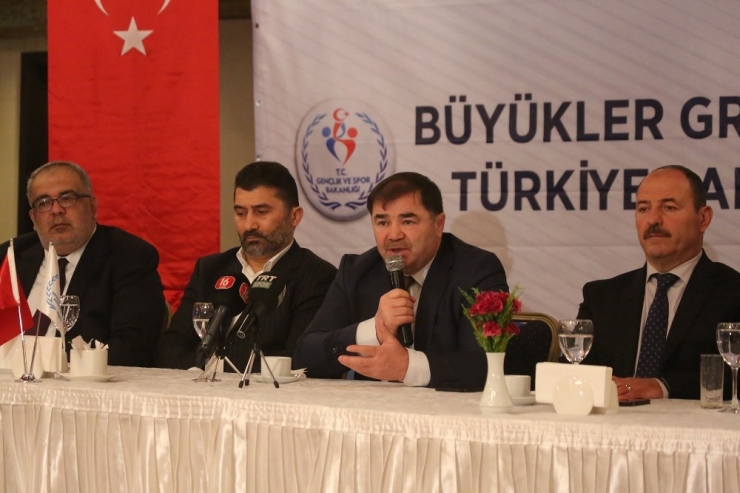 Büyükşehir’in Güreşçilere Mindere Çıkıyor