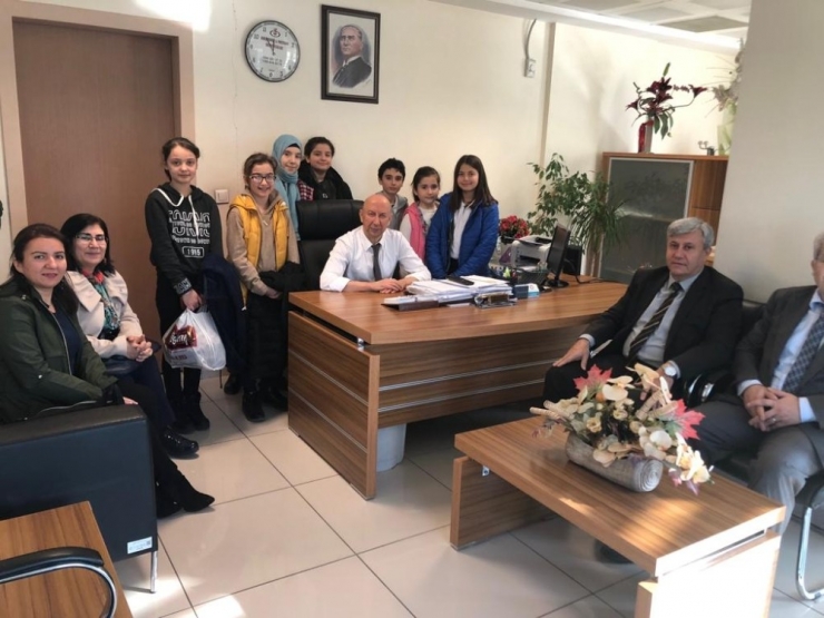 Hastanede Tedavi Gören Çocuklara Oyuncak